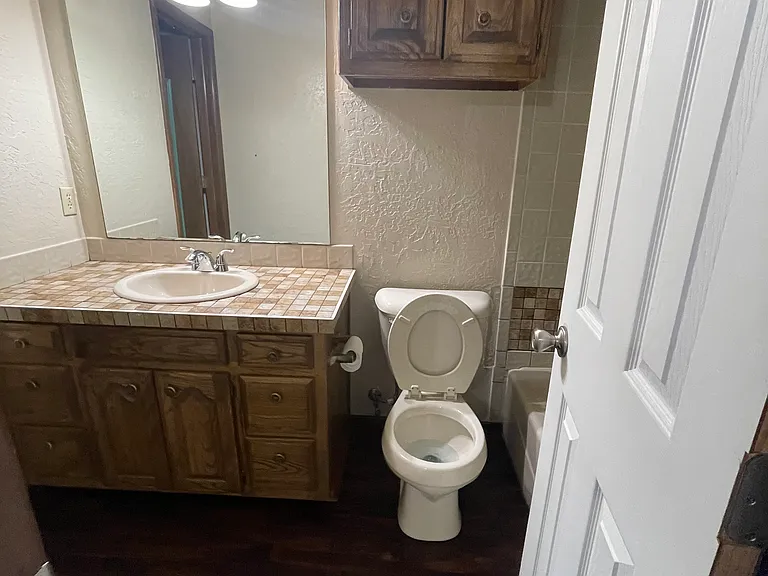 925 Millrun Ct — Photo 16