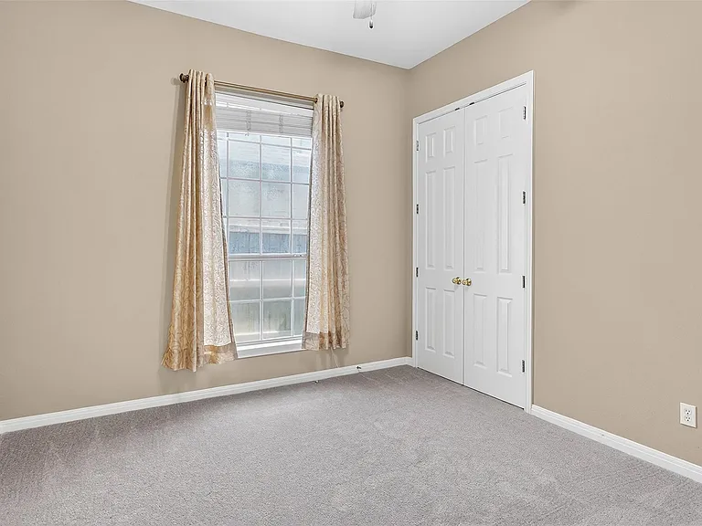 15136 Thatcher Dr — Photo 24