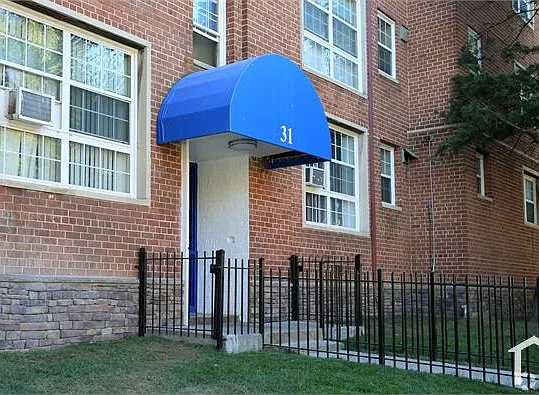 2 bed, $1,275 — Photo 2