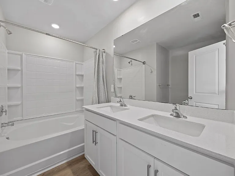 4500 Sandstone Dr — Photo 10