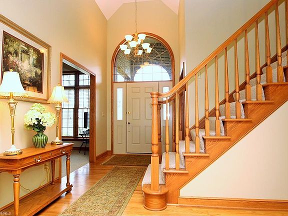 3rd image of 476 Whitebark Cir