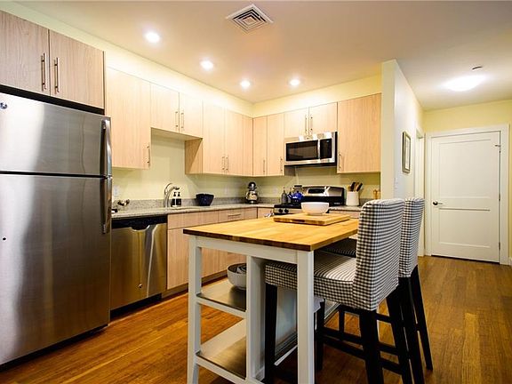 5th image of 45 Poplar Dr APT 109