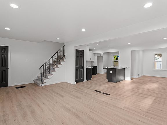 4th image of 15757 Marlowe St