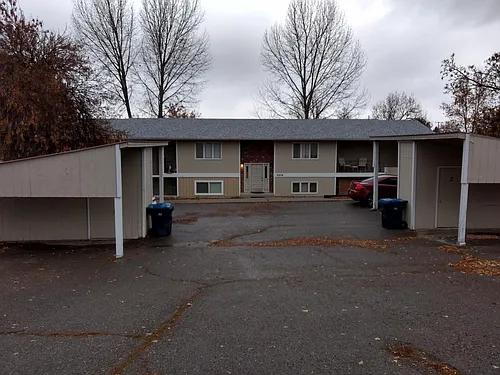 2404 Southhills Dr #2 Photo 1