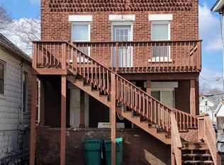 837 N Broadway St, Joliet, IL 60435