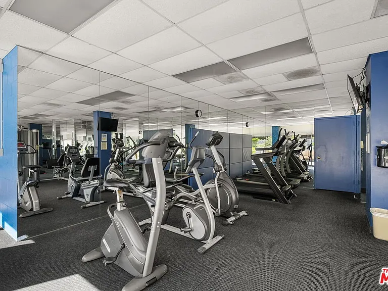 10450 Wilshire Blvd #5G — Photo 22