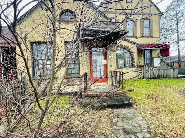 202 Pennsylvania Ave E #8, Warren, PA 16365