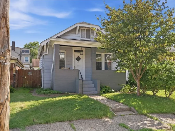 88 Vine St, Ambridge, PA 15003