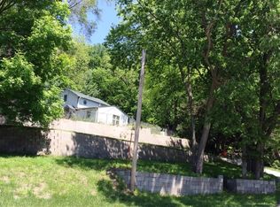 304 E Welch St, Crescent, IA 51526