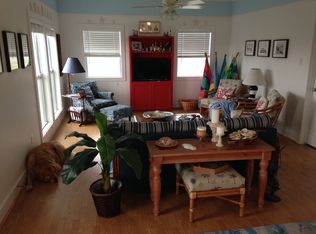 871 Holiday Dr, Crystal Beach, TX 77650