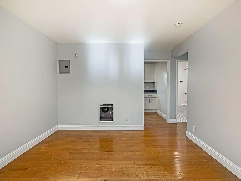 2233 7th Ave #C — Photo 8