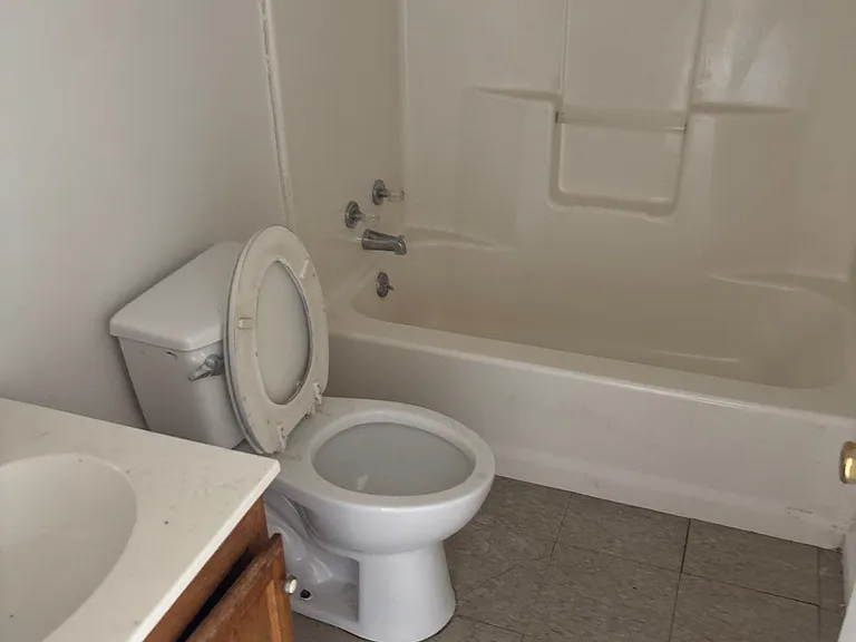 441 Josephine Dr — Photo 3