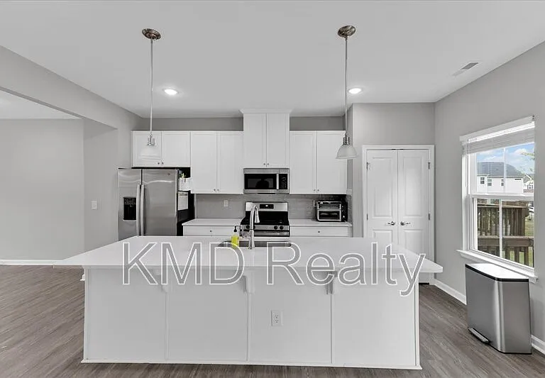 2611 Grantham Place Dr — Photo 4