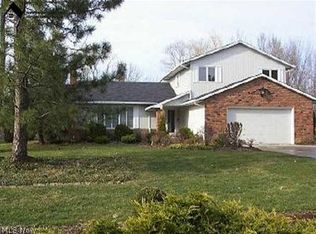 29599 Orangewood Dr, Beachwood, OH 44122