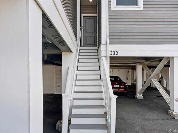 332 Marina Pointe Drive #332, East Rockaway, NY 11518
