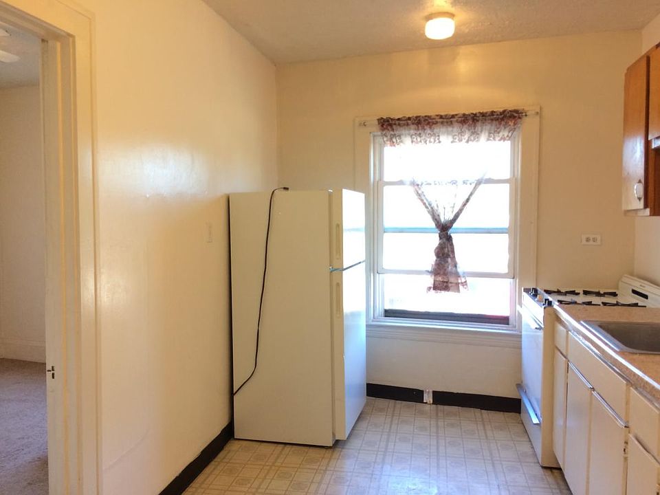 2nd image of 12734 Larchmere Blvd