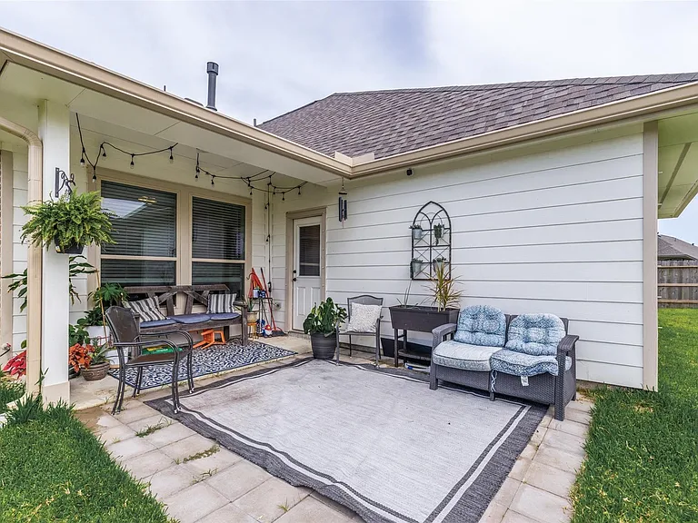 1902 Middle Pass Ln — Photo 22
