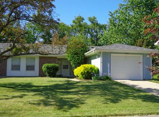 1470 Edgefield Ln, Hoffman Estates, IL 60169