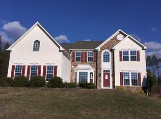 214 Courtney Dr, East Stroudsburg, PA 18302