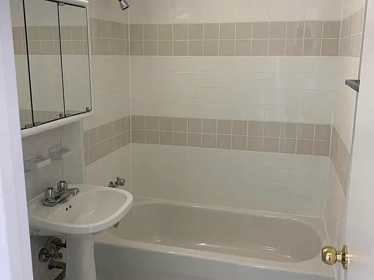 77 Howard St — Photo 19