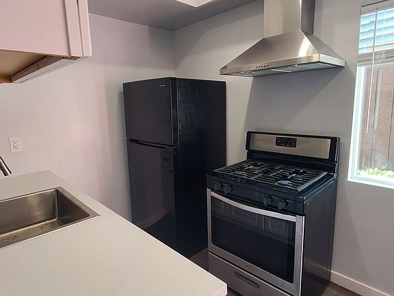 3rd image of 3867 Huron Ave APT 6