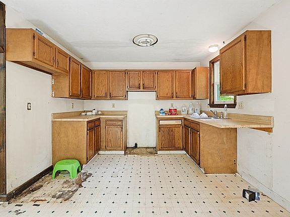 2nd image of 59 Borkum Rd