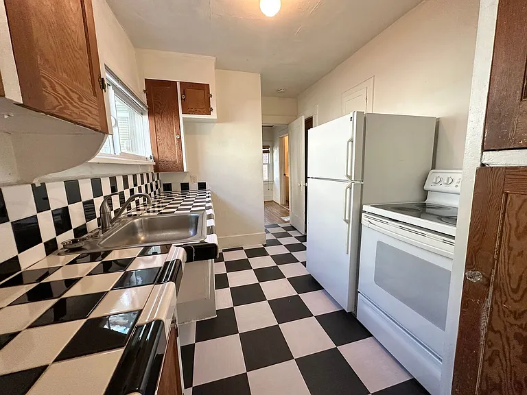 2323-2337 SE Hawthorne Blvd — Photo 8