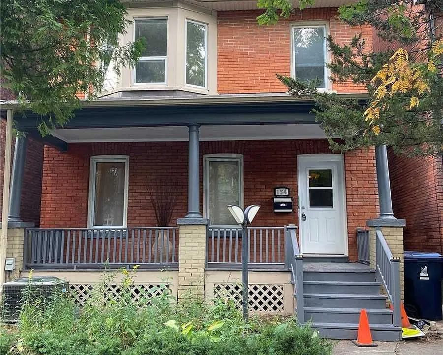 154 Sorauren Ave #3