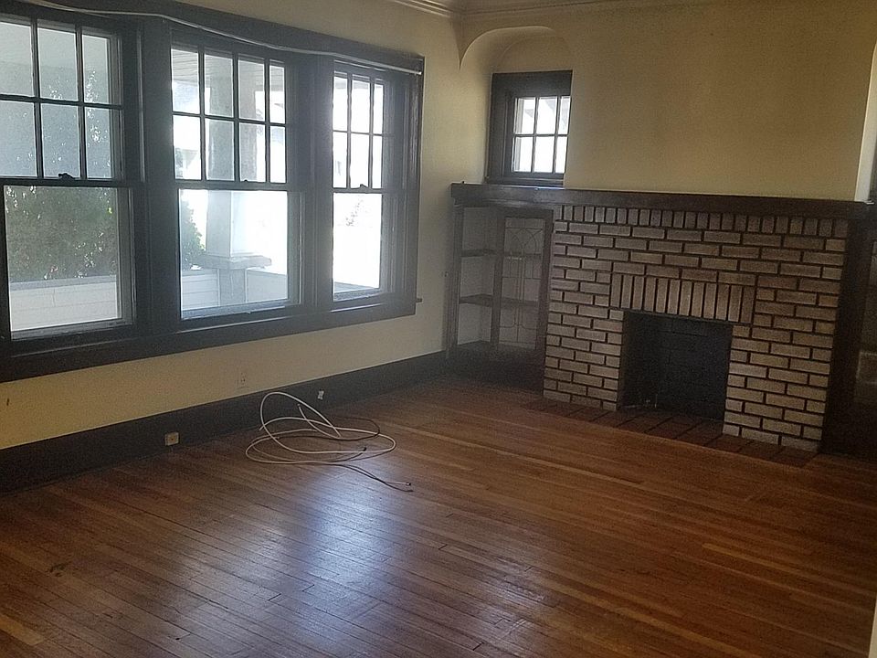 1st image of 4941 E 110th St #1