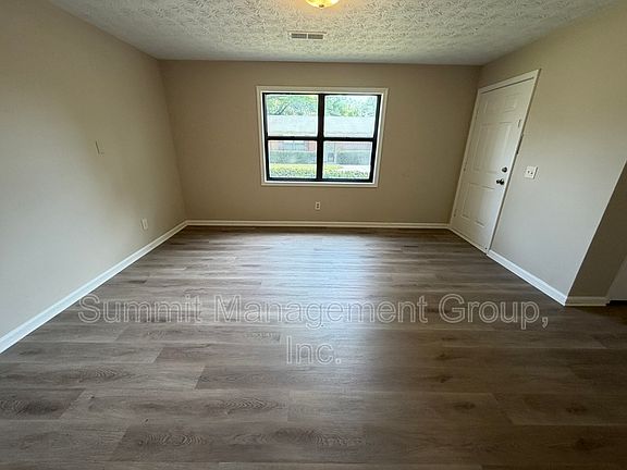 4th image of 1035 Eastview Rd NE Unit A