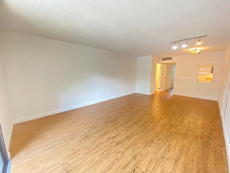 701 SW 75th St #101 — Photo 18