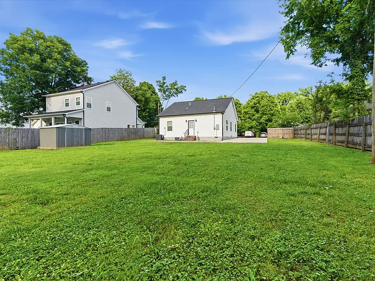 204 Richardson Ave — Photo 21