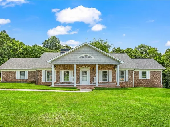 146 Sunset Dr, Sparta, NC 28675