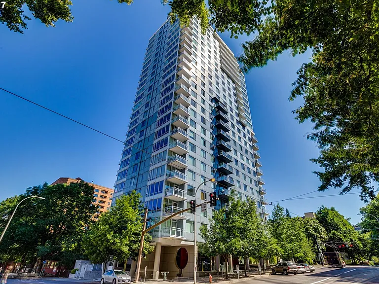 1500 SW 11th Ave #2401 — Photo 2