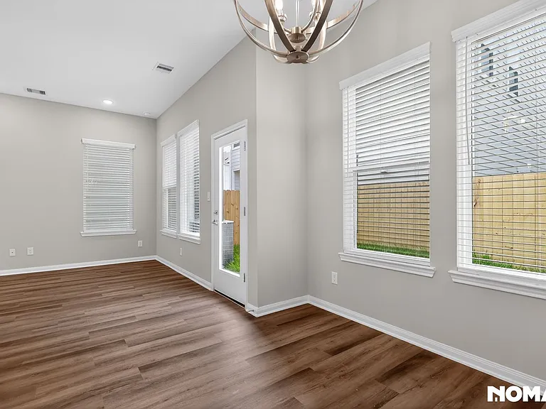 208 Clark Meadows Ln — Photo 9