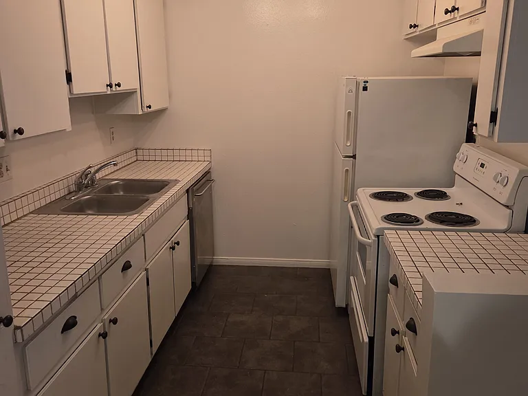 520B W Knoll Dr #520B — Photo 12
