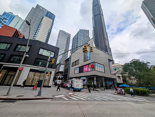 Sold by Compass | media 21