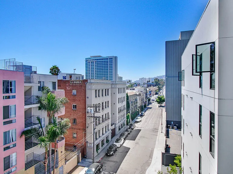 Franklin Place — Photo 21