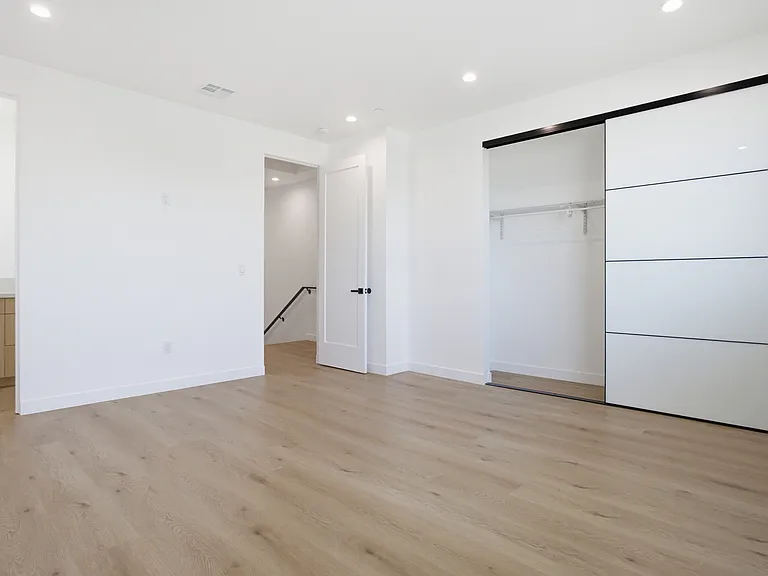 16108 Leadwell St — Photo 10