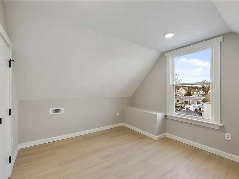 143 Johnston Ave — Photo 23