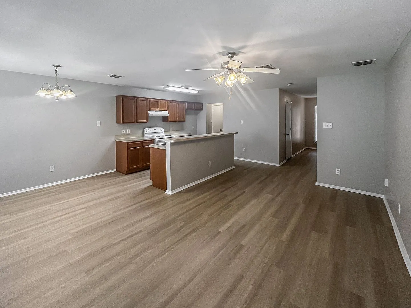 Welcome Home to Comfort and Convenience — Photo 3
