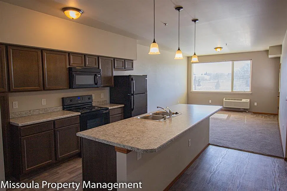 Lacey's Place Apartments — Photo 3