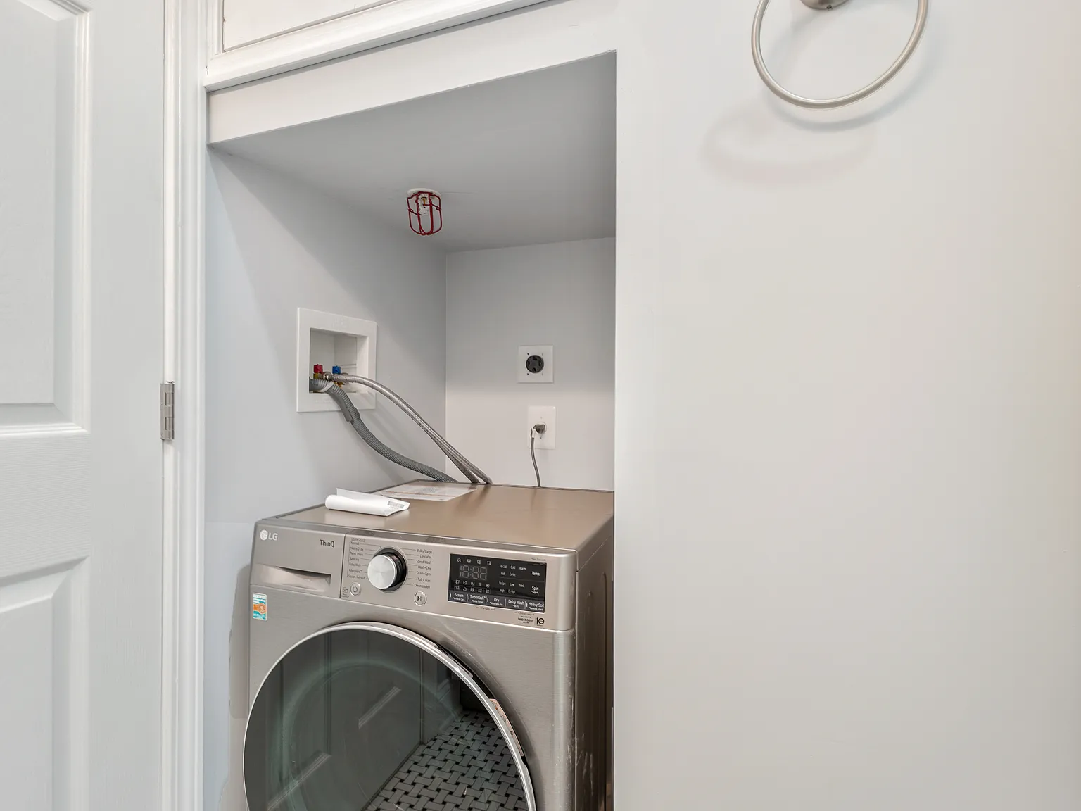 1 bed, $1,300 — Photo 4