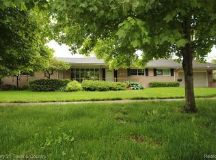 28840 Roan Dr, Warren, MI 48093