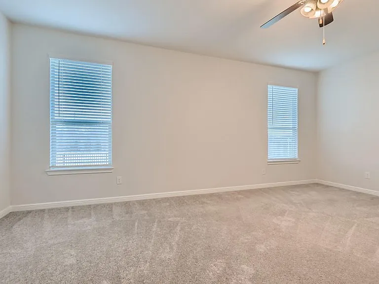 15952 Hayes Ridge Dr — Photo 24
