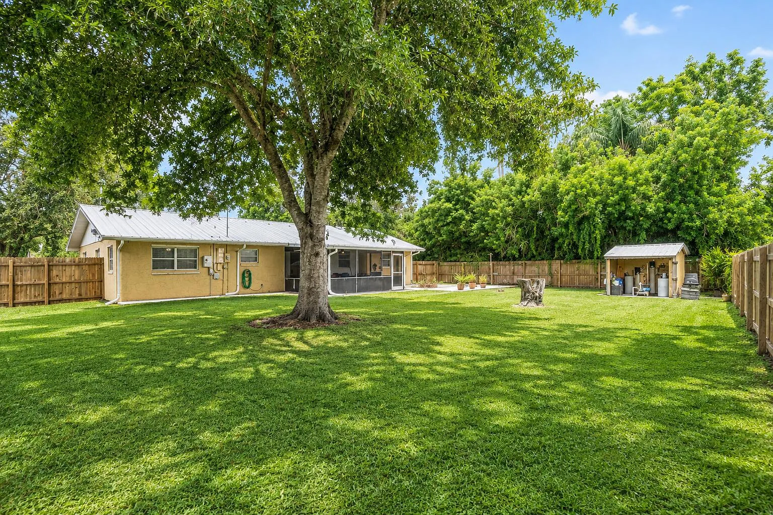 3 bed, 2.0 bath, 1410 sqft, $2,700 — Photo 4