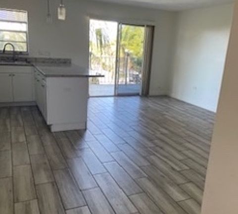 4th image of 121 Ocean Dr APT 5