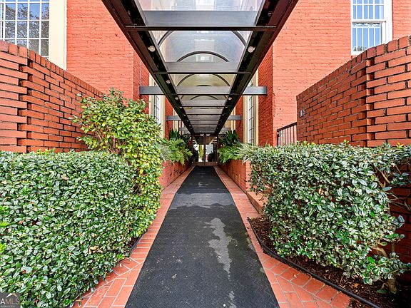 2nd image of 2840 Peachtree Rd NE APT 311