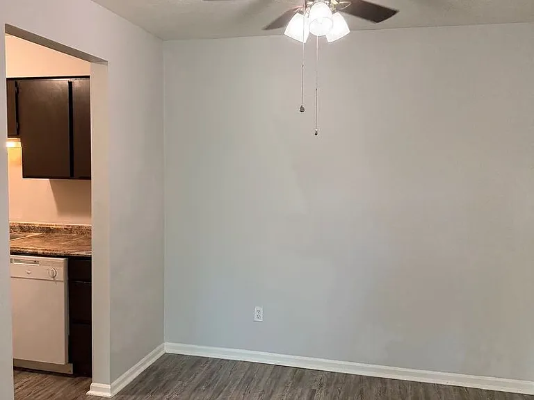 Foxfire West Apartments — Photo 32