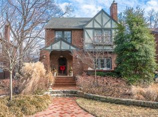 452 W Point Ct, Saint Louis, MO